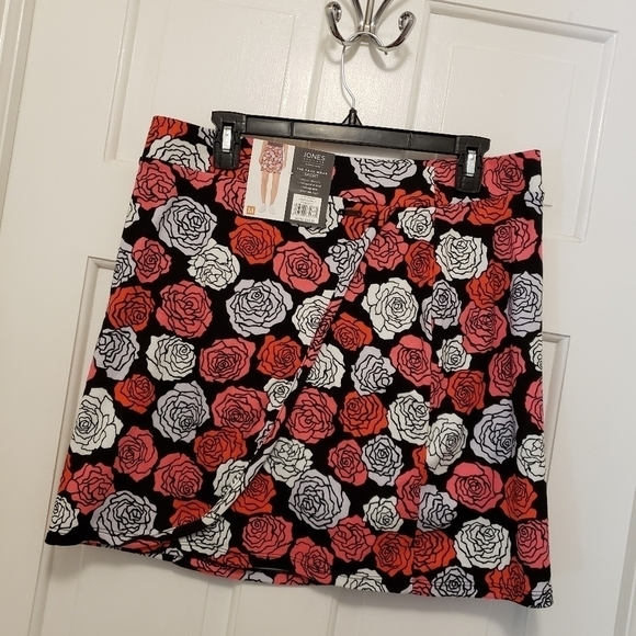 NWT Jones New York Floral Print Faux Wrap Skort size Medium Ret. $39 - Picture 1 of 10